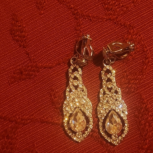 Silver crystal chandelier earrings - Picture 3 of 5